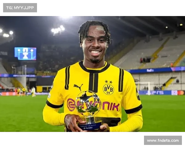 吉滕斯透露与英格兰U21队友通过卡牌游戏增进默契与团队精神